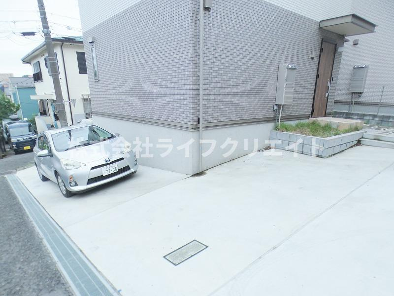 三沢5丁目戸建の駐車場