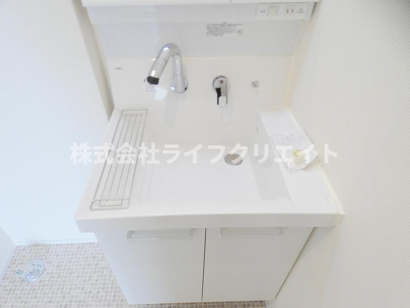 三沢5丁目戸建の洗面所