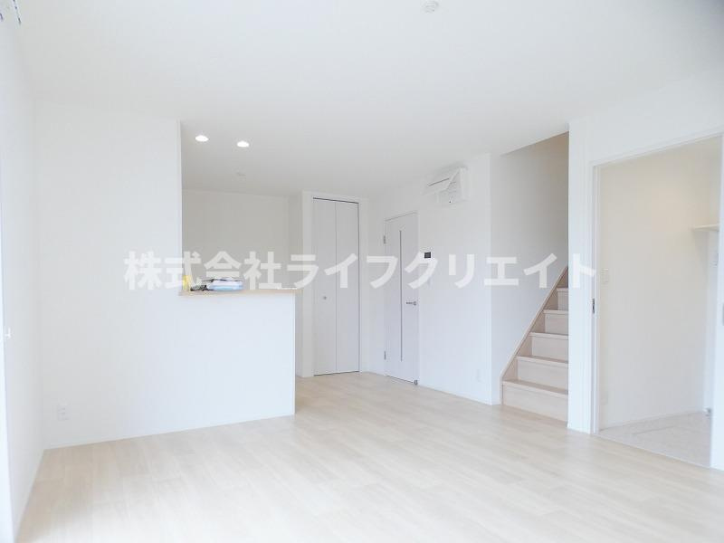三沢5丁目戸建の居間・リビング