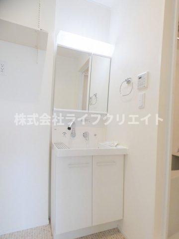 三沢5丁目戸建の洗面所