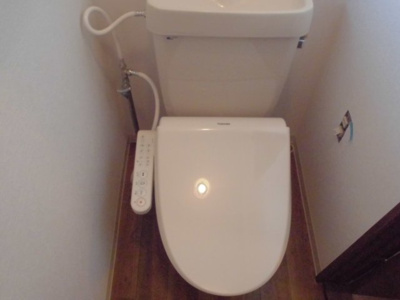 【トイレ】 | メゾンKIWA | ウォシュレット付きのトイレです