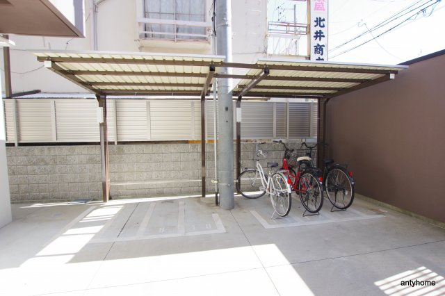 パークヒルズ新大阪ウィル　仲介手数料無料の駐車場