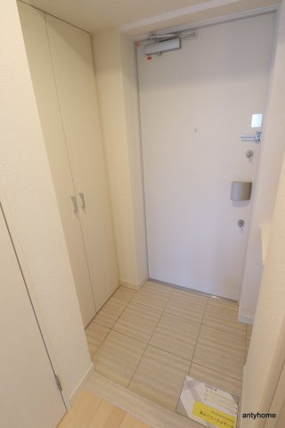 アドバンス新大阪ウエストゲート2　仲介手数料無料の玄関
