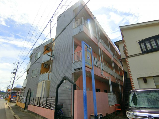 フォンタル西板持A棟の外観
