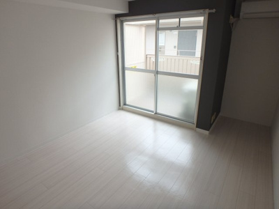 【居間・リビング】 | ダイドーメゾン甲子園口 | ゆったり過ごせるリビングです