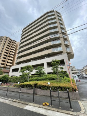 【外観】 | 鶴見緑地ガーデンハウス | □2023年4月リフォーム済み！
○大阪メトロ長堀鶴見緑地線「横堤」駅徒歩２分
●ペット飼育可（規約あり）
○周辺商業施設充実です！