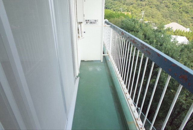 ビューテラス岡本のバルコニー