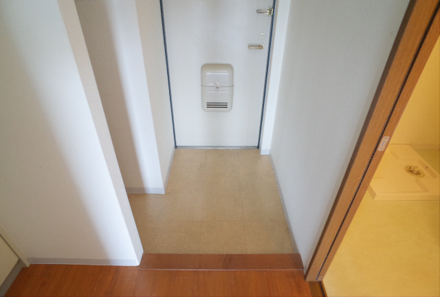 ビューテラス岡本の玄関