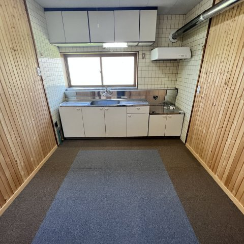 絵鞆町2丁目24-28戸建の居間・リビング