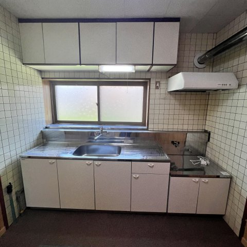 絵鞆町2丁目24-28戸建のキッチン