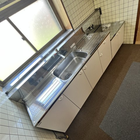 絵鞆町2丁目24-28戸建のキッチン