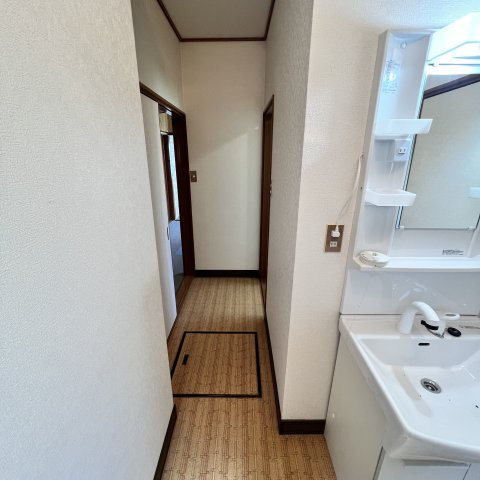 絵鞆町2丁目24-28戸建の玄関