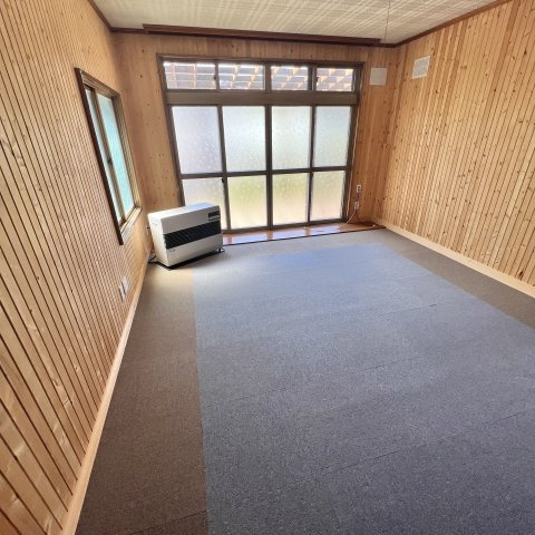 絵鞆町2丁目24-28戸建の居間・リビング