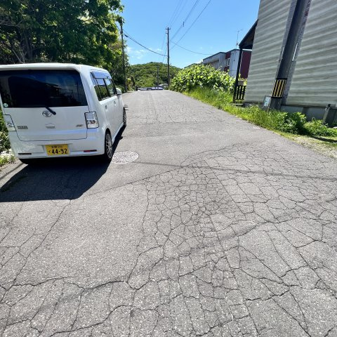 絵鞆町2丁目24-28戸建の駐車場