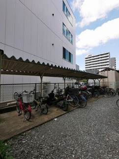 【エントランス】 | 駐輪場