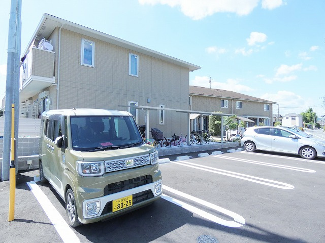 アークドルミエールⅡの駐車場