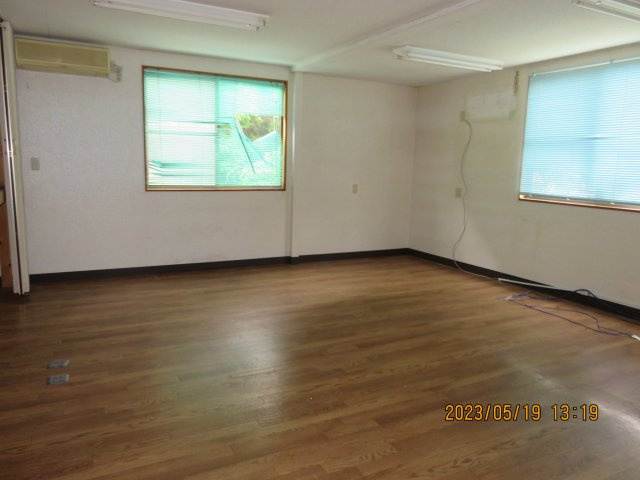 【洋室】 | 鳥羽市池上町　【事務所】 | 落ち着いた色調の洋室です