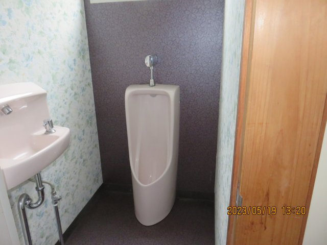 鳥羽市池上町　【事務所】のトイレ|清潔感のあるトイレです