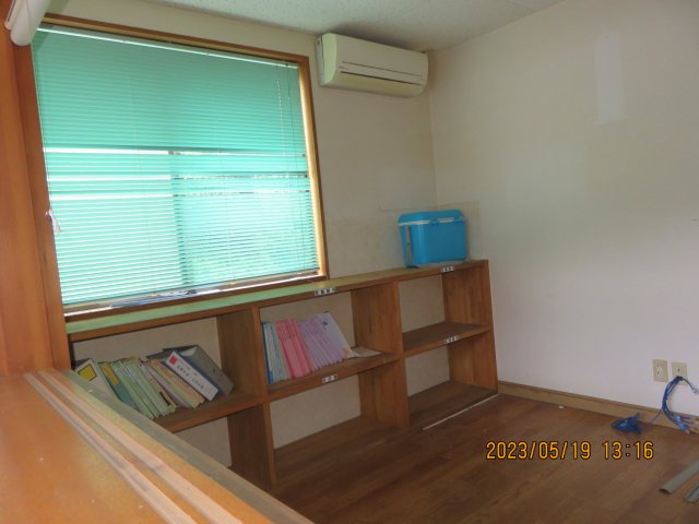 【内装】 | 鳥羽市池上町　【事務所】 | 明るい室内です