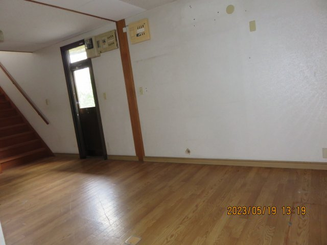 【内装】 | 鳥羽市池上町　【事務所】 | 明るい室内です