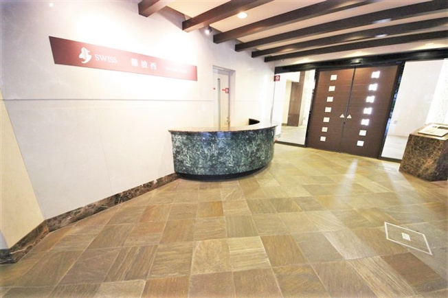 【エントランス】 | SWISS難波西