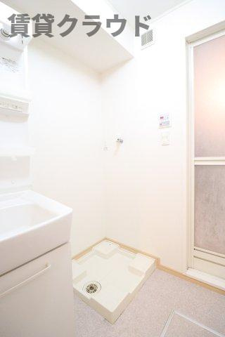 メゾン　デ　ラ　コリーヌの洗面所|室内洗濯機置場