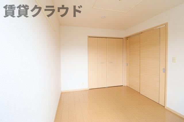 メゾン　デ　ラ　コリーヌの洋室|落ち着いた色調の洋室です