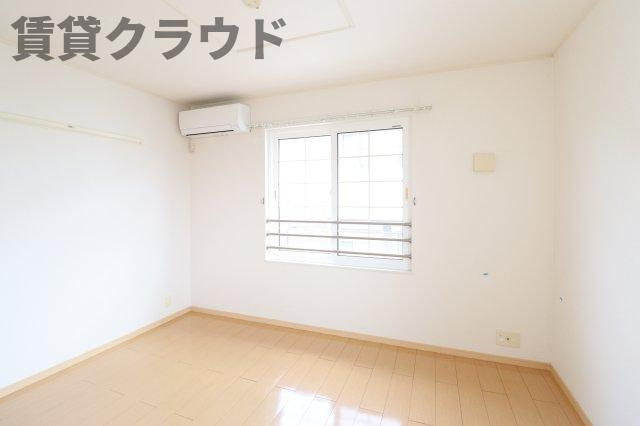 メゾン　デ　ラ　コリーヌの洋室|広々とした洋室です