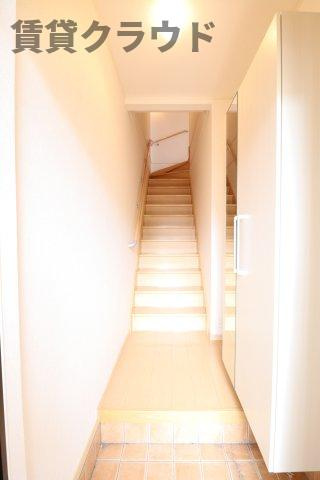 メゾン　デ　ラ　コリーヌの玄関|きれいな玄関です