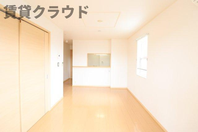 メゾン　デ　ラ　コリーヌの居間・リビング|全居室収納付きは嬉しいポイント！