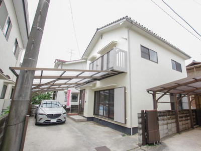 【外観】 | ◇フルリフォーム、リノベーション済◇中区乙多見◇中古戸建◇ | 建物の外部は外壁の塗装を行いました。屋根は塗装の必要ない釉薬瓦なので高圧洗浄と散水試験のみ行っています。