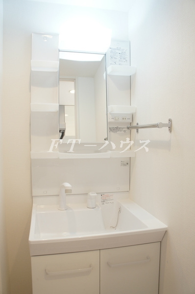 船橋市東船橋４丁目の賃貸マンションの洗面所