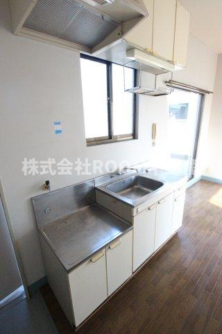 キャドBOXのキッチン|コンパクトなキッチンで掃除もラクラク