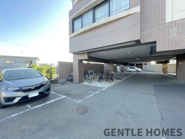 ラフォーレ香椎アベニューの駐車場