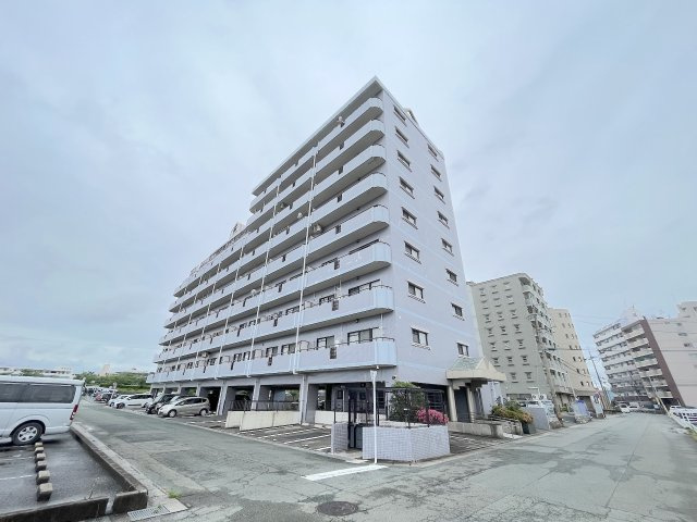 ハウスユマニテ赤間駅前の外観