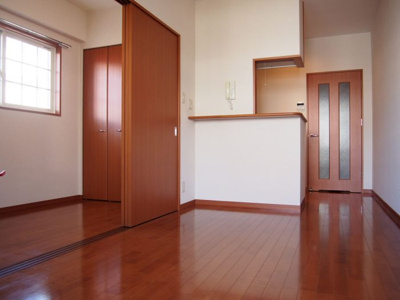 【居間・リビング】 | アヴァンティ銀天町(アヴァンティギンテンマチ) | 別号室の写真になります。現況優先。