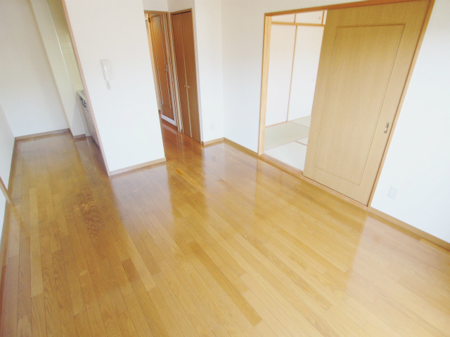 クレストコート海田栄町の居間・リビング