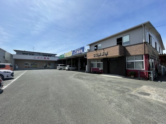 ここ倶楽部ビル貸店舗・貸事務所の駐車場