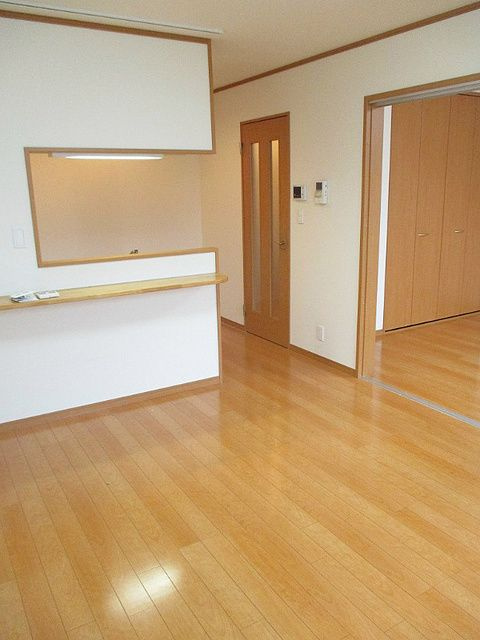 ノーブルスクエアⅢの居間・リビング|前回募集時の写真です。現況優先