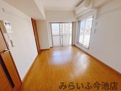 【洋室】 | タウンライフ内山 | 8帖