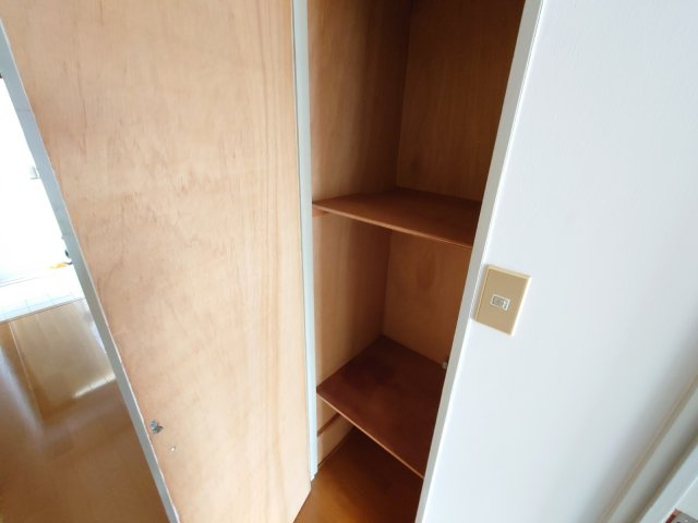 シャルマン島村の収納