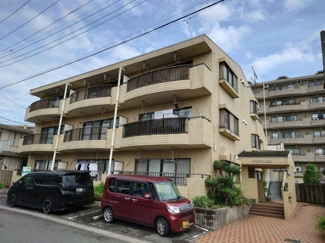 シャルマン島村の外観