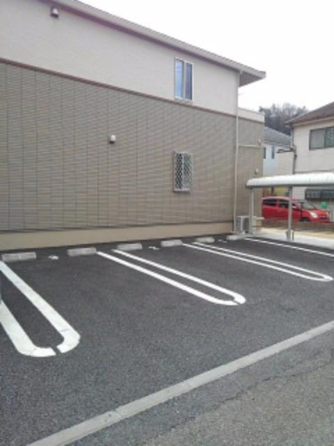 エスポワールあきる野の駐車場