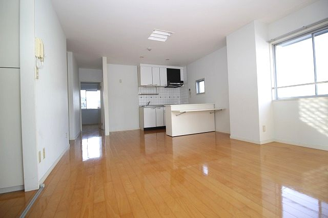 ア・ラコント 北棟の居間・リビング|ゆったりとしたリビングです