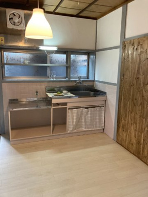 【キッチン】 | 則貞4丁目貸家 | コンパクトなキッチンで掃除もラクラク