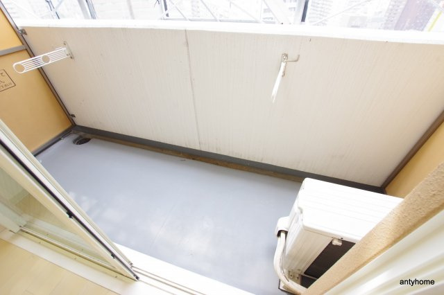 セレニテ新大阪弐番館　仲介手数料無料のバルコニー