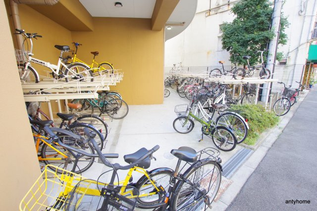 セレニテ新大阪弐番館　仲介手数料無料の駐車場