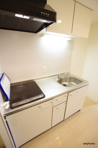 セレニテ新大阪弐番館　仲介手数料無料のキッチン