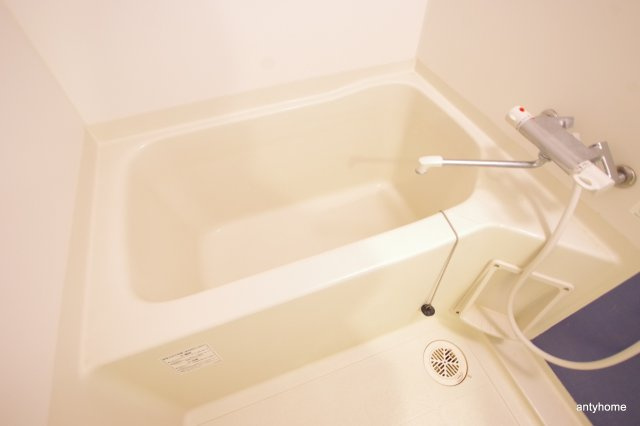 セレニテ新大阪弐番館　仲介手数料無料の浴室