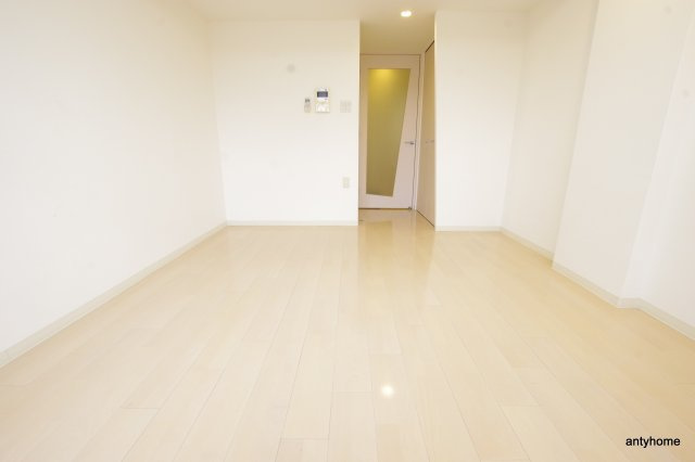 セレニテ新大阪弐番館　仲介手数料無料の洋室